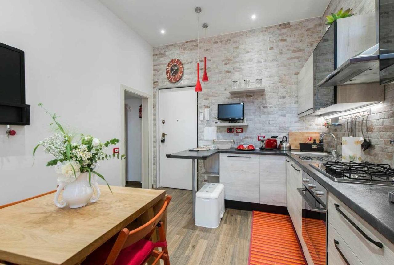 Little House In The Centre Nettuno Apartment Exterior photo
